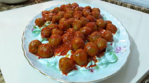 Köfteli Semizotu Salatası Tarifi ve Malzemeleri